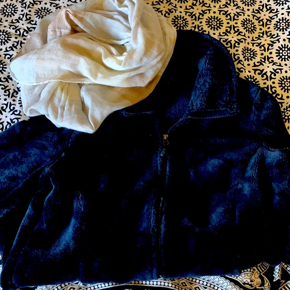 Can you feel how soft this is?? Deep blue 32o jkt